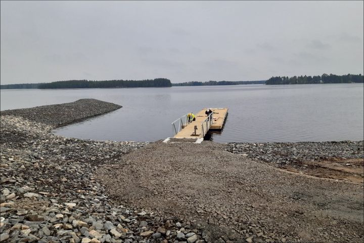 Veneiden tankkauslaituri rakenteilla Sotkamon Hirvenniemeen, OUMO-hanke, toteuttaja Sotkamon kunta (Kuva: Timo Piirainen, Kainuun ELY-keskus)