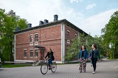 Oppio-rakennus Jyväskylän yliopiston Seminaarinmäen kampuksella. Kuva: Nina Huisman /JYU