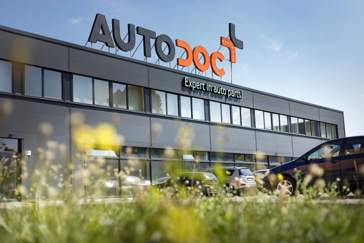 Autodoc reports another very successful business year in 2019 with sales growth of about 48% to a total of EUR615m. Earnings before interest, taxes, depreciation and amortisation (EBITDA) rose by 50% to EUR44.6m. After entering the Irish market, Autodoc is now operating in 27 European countries.