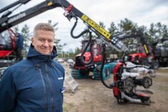 Tommi Virta Komatsu Forest Oy:ltä pitää messuja tärkeinä metsäkonealalla. Kuva: Visit Kalajoki/Vesa Rönty