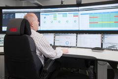 ABB:n digitaalinen etäpalvelukeskus on vastaus markkinoiden tarpeeseen uusista pilvi-, analyysi- ja ohjelmistopalveluista tuotannon ja kannattavuuden optimoimiseksi. Suomessa ABB tarjoaa digitaalisia etäpalveluita Helsingin lisäksi myös Vaasasta. Tänä vuonna yhtiö avaa kaikkiaan 10 keskusta eri puolille maailmaa.