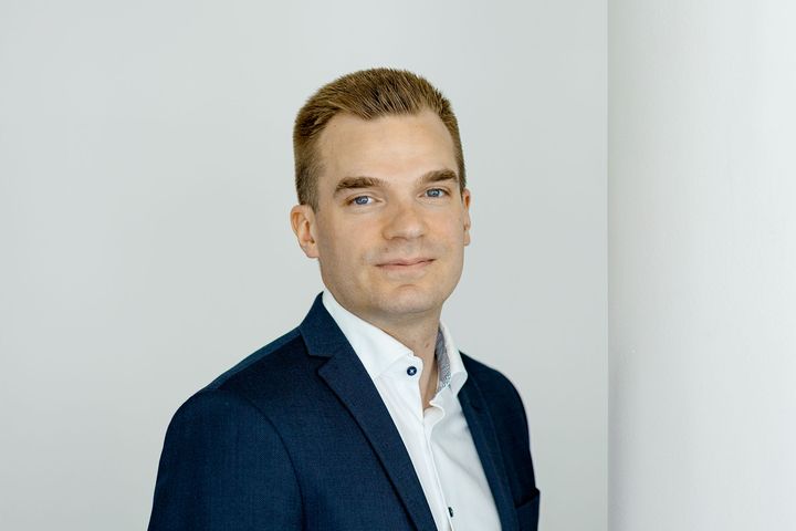 Ilkka Tapola siirtyy talousjohtajaksi Pinjalle, joka palvelee johtavia suomalaisia ja kansainvälisiä asiakkaita 30 maassa. Kuva: Tomi Parkkonen / Studio Tomi Parkkonen