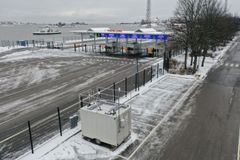 Katajanokan satama-alueella seurataan satamatoiminnan vaikutusta ilmanlaatuun vuonna 2021. Kuva: HSY / Tero Pajukallio