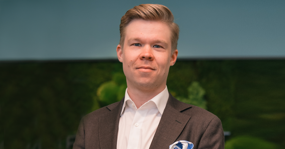 Juho Kärkkäinen - yhteiskuntasuhdepäällikkö