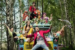 Intialaista tanssia esittävä Bolly Beat Dancers on Shavan keikalla mukana Maunulaetnossa. Kuva: Sami Mannerheimo