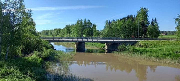 Taasianjoen sillan peruskorjauksen aikana  sillalla on 30 km/h nopeusrajoitus.