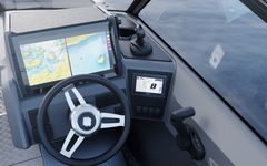 Both the Buster Magnum and SuperMagnum are equipped with a large 16” Buster Q smart display with Navionics electronic navigation charts. The new consoles also feature a dedicated place for the Yamaha Helm Master EX joystick and display in the optimal position.