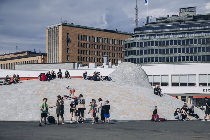 Nuorten auttamisoperaatio järjestetään koulujen päättymispäivänä Helsingin keskustassa. Kuva: Aleksi Poutanen
