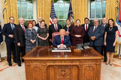 Repatriaatioon osallistuneiden yhteistyötahojen edustajat tapaamassa Yhdysvaltain presidentti Donald Trumpia Washingtonissa torstaina 17.9.2020. Kuva: White House.