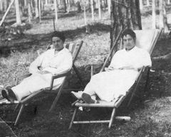 Hyvinkää, parantolan hoitajat tauolla, n. 1910-luku. Kuva: Hyvinkään kaupunginmuseo