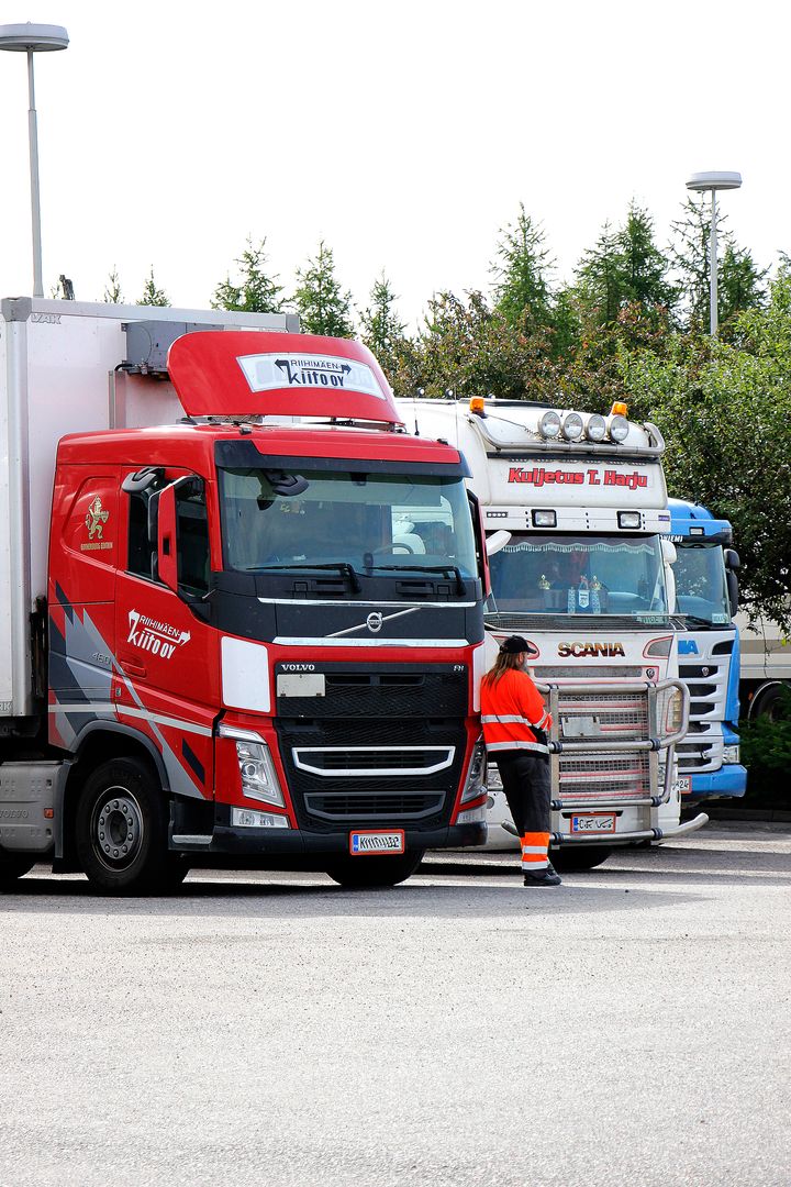 Rastplats för tung trafik i Keimolaporten längs riksväg 3 i Vanda. Bilden är från sommaren 2019.