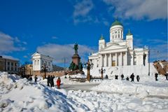 Kirkko Helsingissä on kaupunginlaajuinen yhteisö, johon kuuluu puolet helsinkiläisistä.