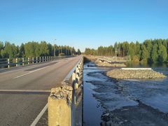 Kuvassa Oulun Haukiputaalla sijaitseva Jokikylän silta, joka valmistuu kokonaisuudessaan syksyllä 2023.