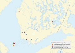 Esihistorialliselle ajalle radiohiiliajoitettuja viljanjyviä. Kuoppakeraamiselle kaudelle (3300-2300 e.Kr.), pronssikaudelle (1500–500 e.Kr.) ja rautakaudelle (500 e.Kr. – 1200 j.Kr.) ajoitetut viljanjyvät ja niiden löytöpaikat. Kuva: Santeri Vanhanen.