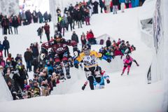 Miesten semifinaali
Ensimmäisenä vasemmalla jatkoon mennyt Kyle Croxall (CAN) yhdessä Luca Dallagon kanssa (AUT), Patrik Merz (SUI), John Fisher (CAN)
Photocredit: Red Bull Content Pool / Victor Engström