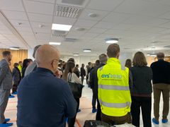Aluevaltuutetut vierailivat kokouksensa yhteydessä myös OYSin uuden sairaalan rakennustyömaalla.