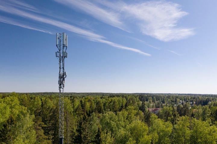 DNA:n 5G-verkko tavoittaa nyt laskennallisesti liki 89 % suomalaisista heidän asuinpaikkansa perusteella, mikä tarkoittaa noin 4,9 miljoonaa ihmistä 223 paikkakunnalla. Kuva: DNA