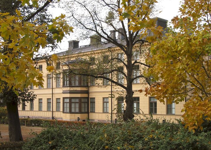 Sinebrychoffin taidemuseon julkisivu puistoon
Kuva: Kansallisgalleria/Sinebrychoffin taidemuseo/Arno de la Chapelle.