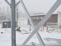 Polarian aurinkopaneeleilla katettavan parkkikatoksen rakentaminen on alkanut.