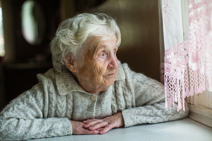 Kotihoitajien lyhyet käynnit ovat monelle vanhukselle ainoat ihmiskontaktit.