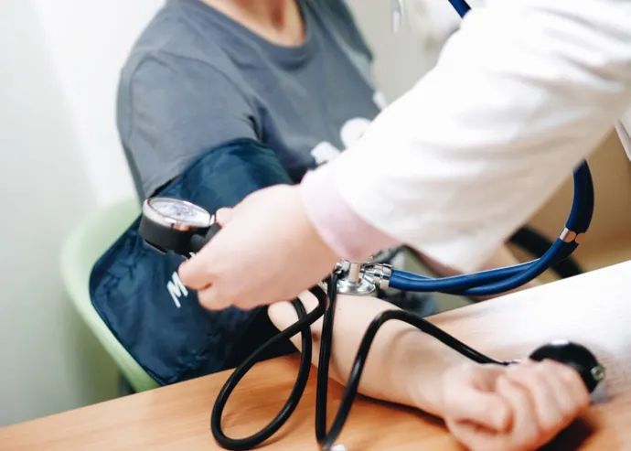 Ifin tutkimuksen mukaan joka kolmas suomalainen on selvästi huolissaan vakavan sairauden mahdollisuudesta. Eniten siinä huolettaa kuoleman mahdollisuus ja sairastumisen mukanaan tuomat taloudelliset haasteet. 40 % suomalaisista uskookin, että puolen vuoden sairausloma johtaisi merkittäviin taloudellisiin vaikeuksiin.