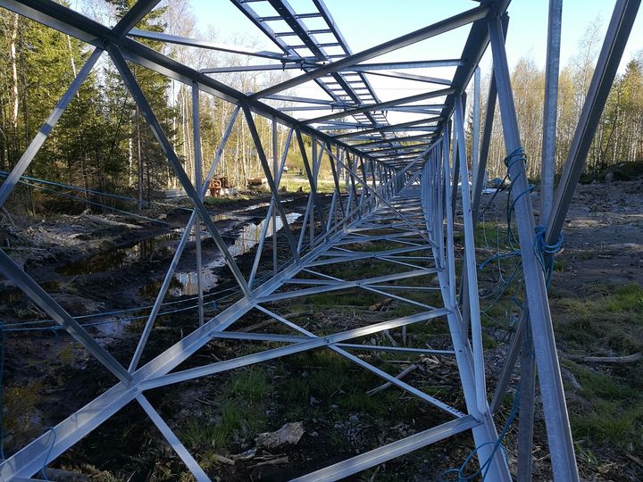 I somras restes kraftledningsstolparna för ledningen mellan Gerby och Alskat. Bild: Vasa Elnät