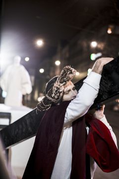 Helsingin Via Cruciksessa Jeesuksen roolissa oli näyttelijä Kai Vaine. Kuvaaja: Pietari Purovaara (Kuvaajan nimi mainittava kuvan käytön yhteydessä.)