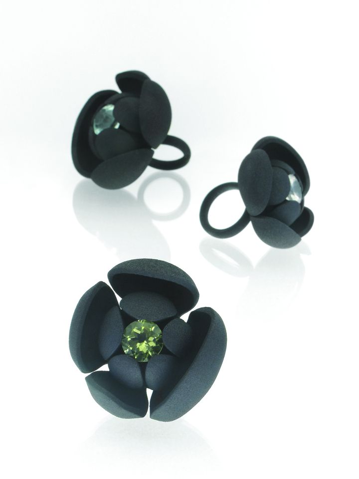 Dekadenz, Kirsti Doukasin oma kokeellinen 3D-korumallisto