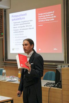 Taneli Riihonen väitteli 4.7.2014 Aalto-yliopiston sähkötekniikan korkeakoulussa.
