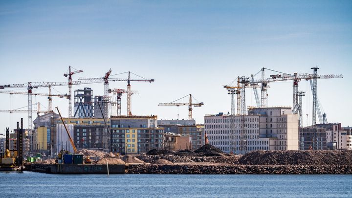 Jätkäsaari on yksi Helsingin suurimmista rakennushankkeista. Jätkäsaaressa hyödynnetään muun muassa maamassojen kierrätystä. Kuva: Antti Pulkkinen