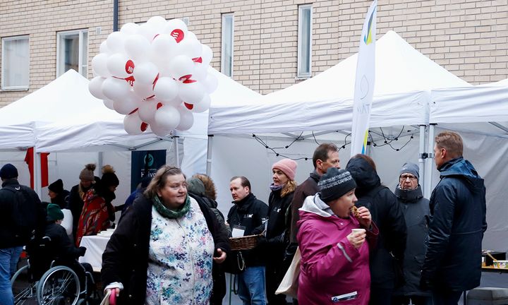 Asunnottomien yön Helsingin päätapahtuma järjestetään tänä vuonna Kansallismuseosta tulevana verkkolähetyksenä. Kuva viime vuoden tapahtumasta Sörnäisistä. Kuva: Sampsa Kettunen/ Y-Säätiö