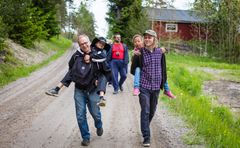 Kamut ovat koulutettuja aikuisia, jotka ovat apuna lasten ja nuorten arjessa.