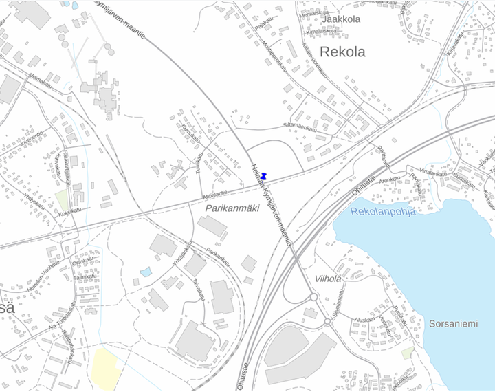 Myllypohjan risteyssilta sijaitsee valtatie 24 varrella (Holman Kymijärven maantie) ylittäen Ahtialantien.