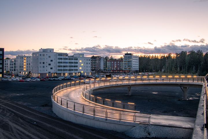 Vanhankirkonsilta valaistaan juhlaan. Kuva: Hyvinkään kaupunki / Piritta Tuina