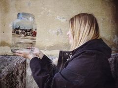 Jaana Kaipiainens fotografier i utställningen Aalloilla – On the Waves.