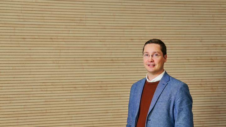Filosofian maisteri Lauri Lovén, Oulun yliopisto, väittelee reunalaskennan tekoälystä.