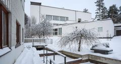 Alvar Aalto Museum (1971-73) and the Museum of Central Finland (1956-61, 1991). Photo Maija Holma © Alvar Aalto Foundation.