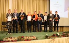 Taitaja2021-kilpailun parhaat pisteet saaneet koulutuksenjärjestäjät Gradia, Salpaus ja OSAO vastaanottivat palkintonsa ammatillisen koulutuksen seminaarissa. Kuva: Petri Hörkkö / Skills Finland