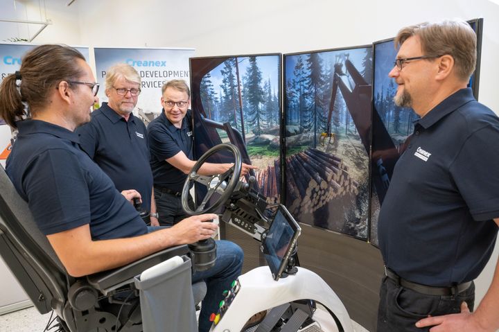 Det segerrika teamet på Creanex. Produktutvecklingsingenjören Juha Silen (till vänster), produktionsdirektören Harri Niemi, verkställande direktören Markku Pusenius och tekniska direktören Timo Mustonen. På bilden saknas produktutvecklingsingenjören Jukka-Pekka Rajala. Bild: Markus Sommers