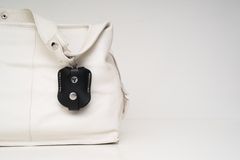 Yepzon ja LUMI Accessories haluavat tehdä paikannusteknologian omaksumisesta ja käytöstä entistä houkuttelevampaa ja muodikkaampaa.