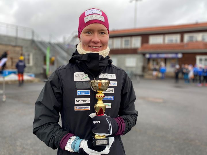 Joutsan Pommin Suvi Minkkinen voitti vuosi sitten Kontiolahden GP-kisojen pikamatkan puhtaalla ammunnalla.