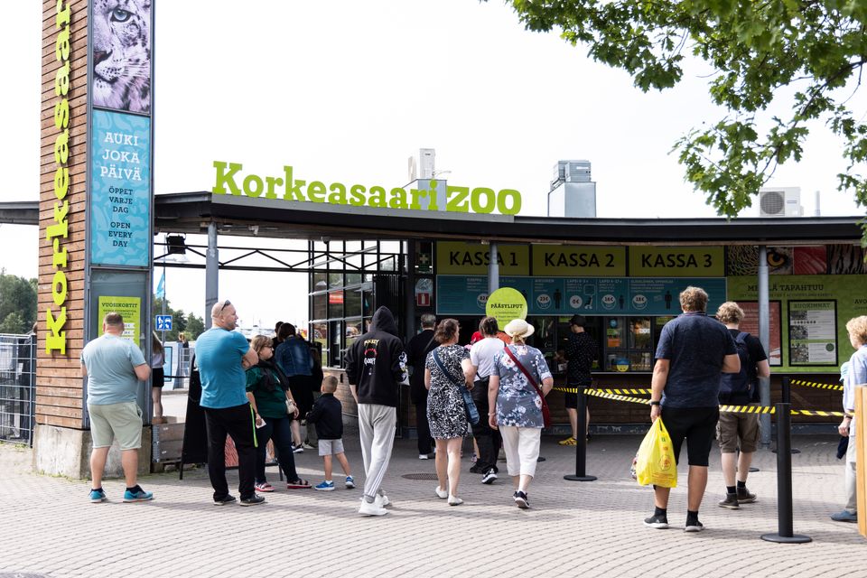 Korkeasaaren eläintarhan lipunmyynti Mustikkamaalla, heinäkuu 2023