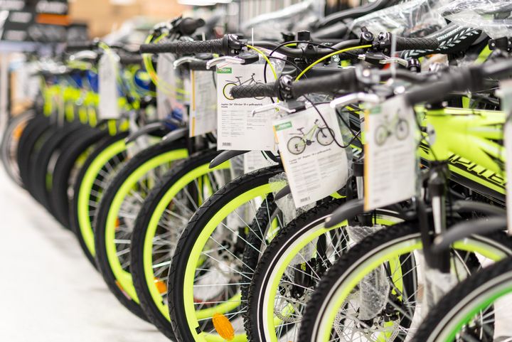 Ensimmäinen uudistuksen ilmentymä myymälässä on myyntiennätyksiäkin rikkonut pyöräilyosasto, joka on jo avattu asiakkaille.
