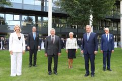 Maresa Harting Hertz, Philip Harting, former president Dr. Joachim Gauck, Margrit Harting, former president Christian Wulff and Dietmar Harting (from left to right) during the festive event in Minden.