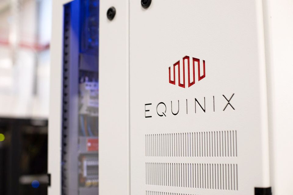 Equinixin HE7-datakeskuksen kuvia 