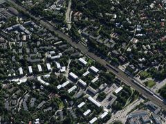 Kiinteistöjä Oulunkylän asemanseudulla.