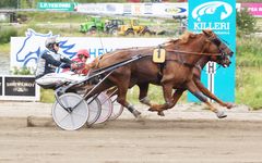 Herra Heinämies (nro 1) veti pidemmän korren Toto76-pelin päätöskohteen voittotaistelussa ennen suursuosikki Vixusta. Kuva: Merja Ahola-Turpeinen / Hippos