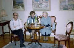 Alfred Nelin, Anne-Marie Cronström ja Elin Nelin 1964. Kuva: Pohjanmaan museon arkisto