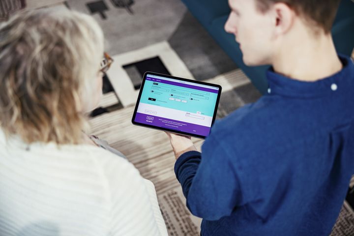 Digitaalisten palvelujen kehityksellä Helsinki haluaa muun muassa helpottaa kaupunkilaisten arkea ja vastata koronaepidemian aiheuttamaan palveluvajeeseen. © Jussi Hellsten.