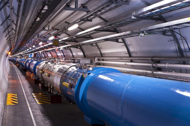 LHC-tunneli Cernissä, copyright Cern